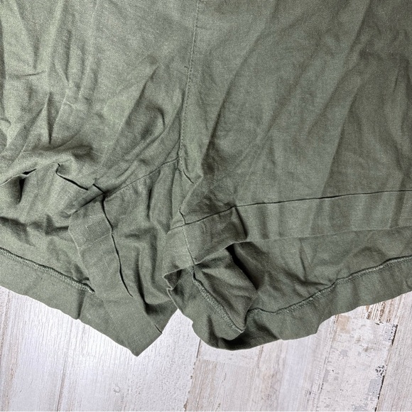 Old Navy Linen Blend Pull On Elastic Waist Green Shorts Women’s Size 4XL - Picture 5 of 5